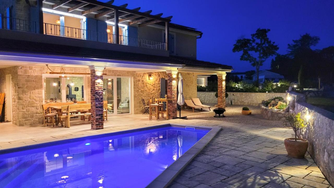 Villa Alara - Charming Villa With Heated Swimming Pool Milohnici Zewnętrze zdjęcie