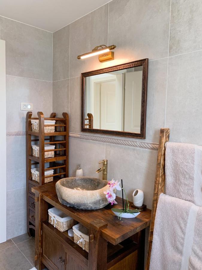 Villa Alara - Charming Villa With Heated Swimming Pool Milohnici Zewnętrze zdjęcie