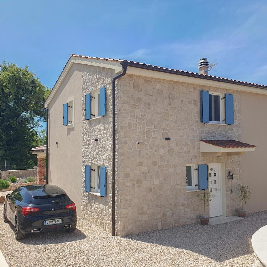 Villa Alara - Charming Villa With Heated Swimming Pool Milohnici Zewnętrze zdjęcie